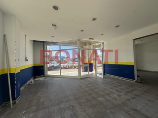 Immobile commerciale in Vendita a Sarzana, 200'000€, 135 m²