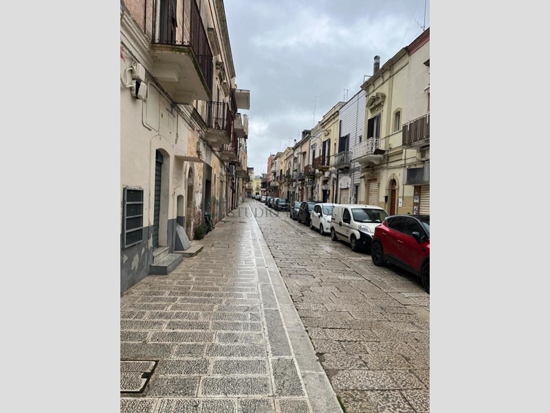 Casa Indipendente in Vendita a Bari, 175'000€, 200 m²