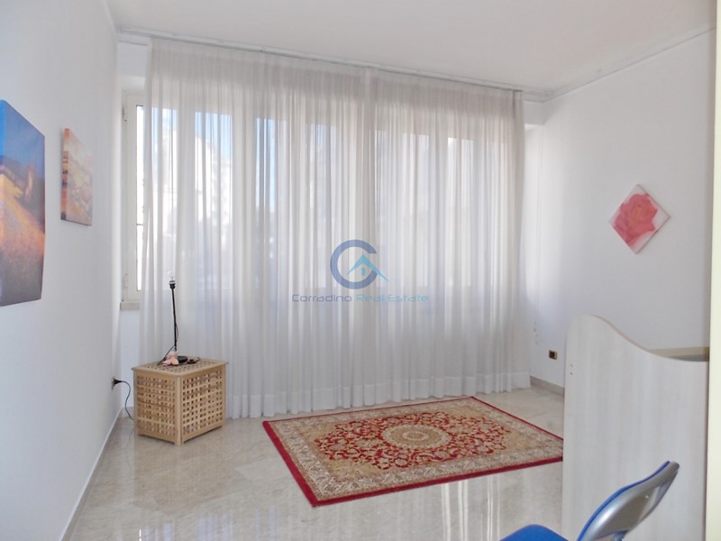 Stanza in Affitto a Catanzaro, zona Catanzaro Centro, 165&euro;, 130 m², arredato