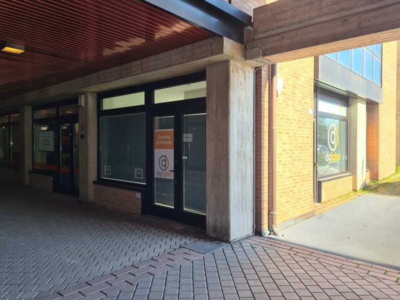 Immobile commerciale in Affitto a Reggio Emilia, zona Viale Isonzo, 700€, 60 m²