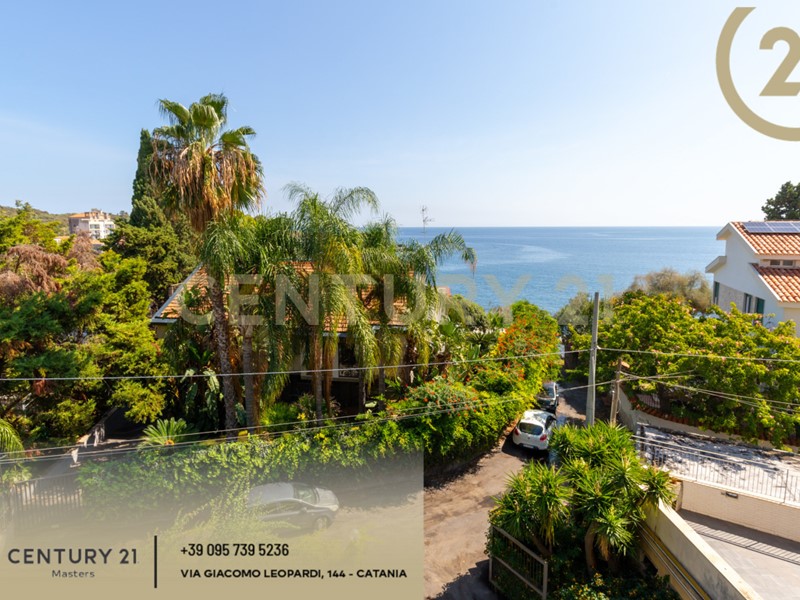 Appartamento in Vendita a Aci Castello, 139'000€, 94 m², arredato