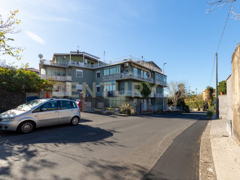 Appartamento in Vendita a Tremestieri Etneo, 280'000€, 151 m², arredato