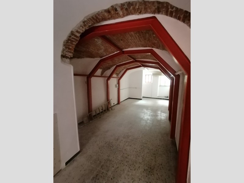 Immobile commerciale in Affitto a Celle Ligure, 600€, 40 m²