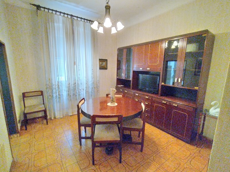 Quadrilocale in Vendita a Savona, zona SAVONA CENTRO, 120'000€, 90 m²