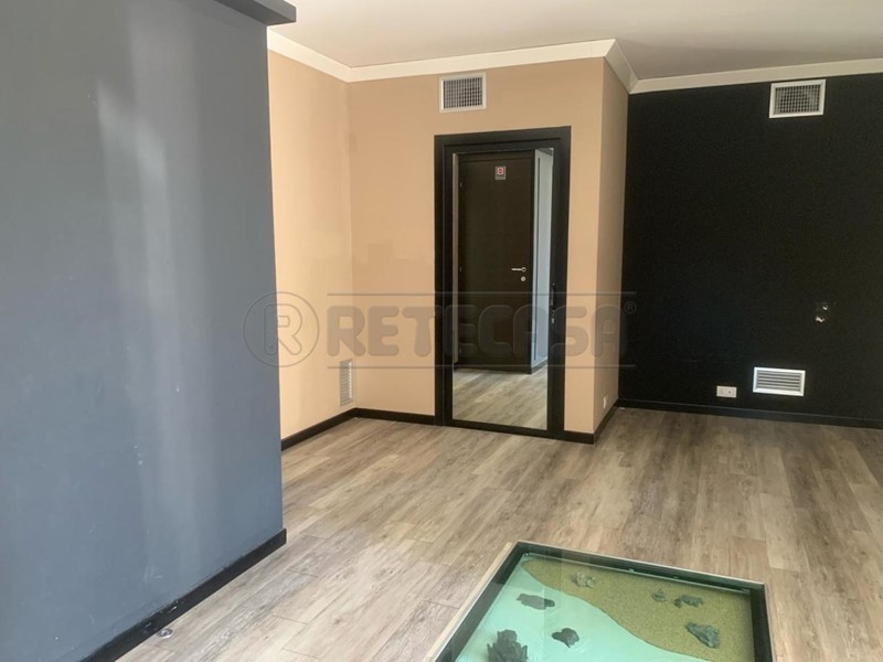 Ufficio in Vendita a Seriate, 160'000€, 126 m²