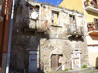 Casa Indipendente in Vendita a Messina, 35'000€, 150 m²