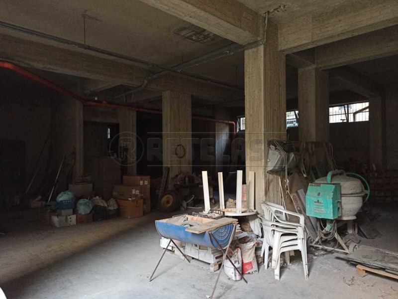 Magazzino in Vendita a Messina, 168'000€, 310 m²