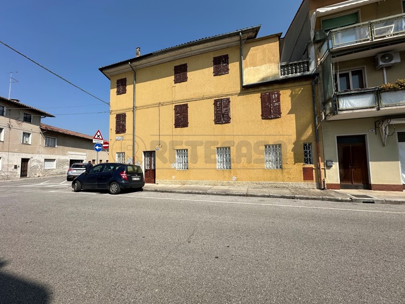Casa Indipendente in Vendita a Palmanova, 89'000€, 265 m²
