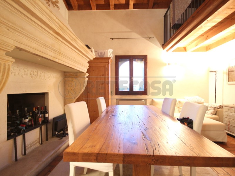 Appartamento in Vendita a Vicenza, 235'000€, 105 m², arredato, con Box