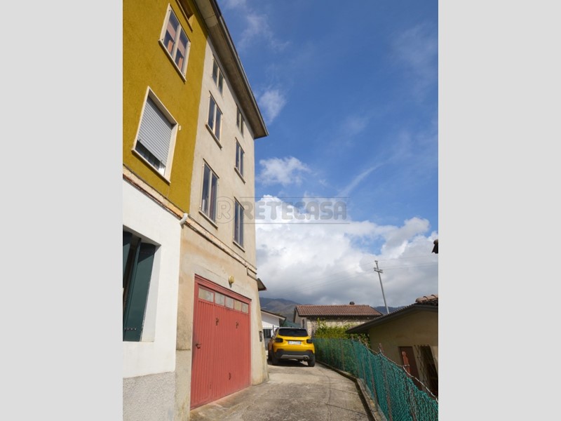 Casa Semi Indipendente in Vendita a Valdagno, zona MAGLIO DI SOPRA, 39'000€, 168 m², con Box