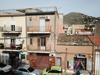 Immobile commerciale in Vendita a Palermo, 54'000€, 65 m²