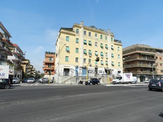 Immobile commerciale in Vendita a Roma, 92'000€, 48 m²
