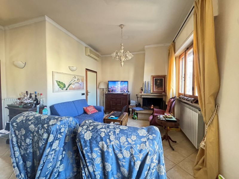 Appartamento in Vendita a Pietrasanta, 280'000€, 200 m², arredato