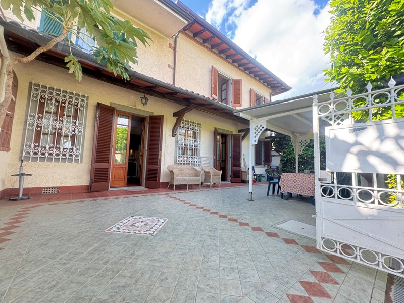 Casa Semi Indipendente in Affitto a Forte dei Marmi, 8'000€, 75 m², arredato