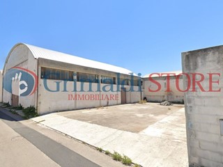 Capannone in Vendita a Calimera, 210'000€, 406 m²