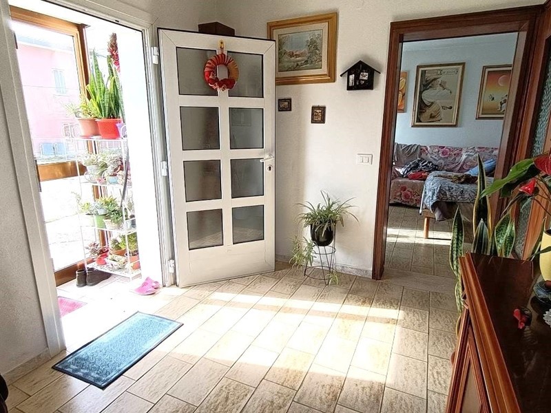 Villa in Vendita a Rovigo, zona FRAZIONI-PERIFERIA, 105'000€, 135 m², con Box
