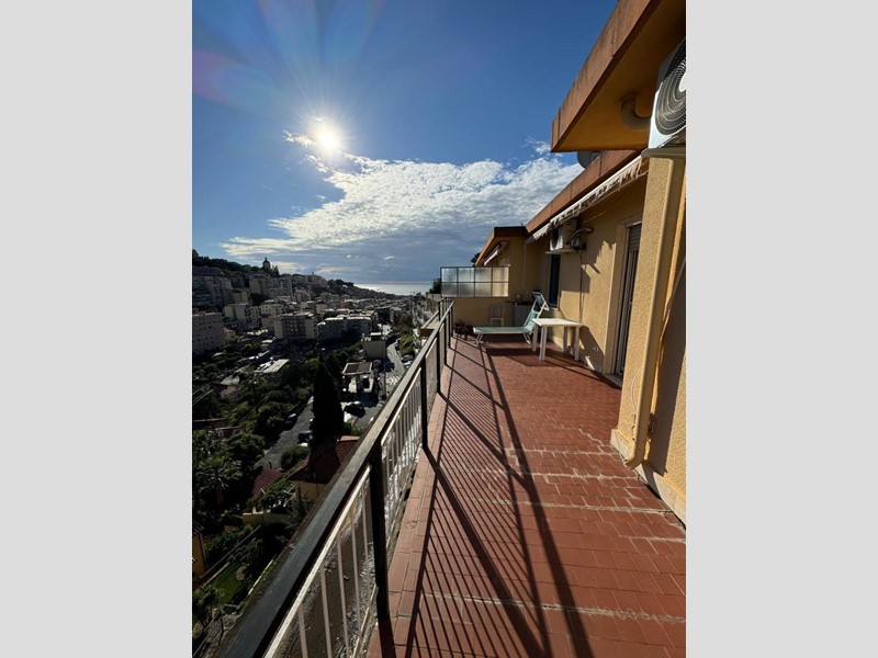 Appartamento in Vendita a Sanremo, 260'000€, 84 m²