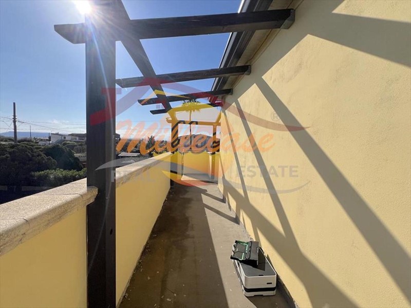 Villa in Vendita a Siracusa, zona Elorina, 248'000&euro;, 242 m², con Box