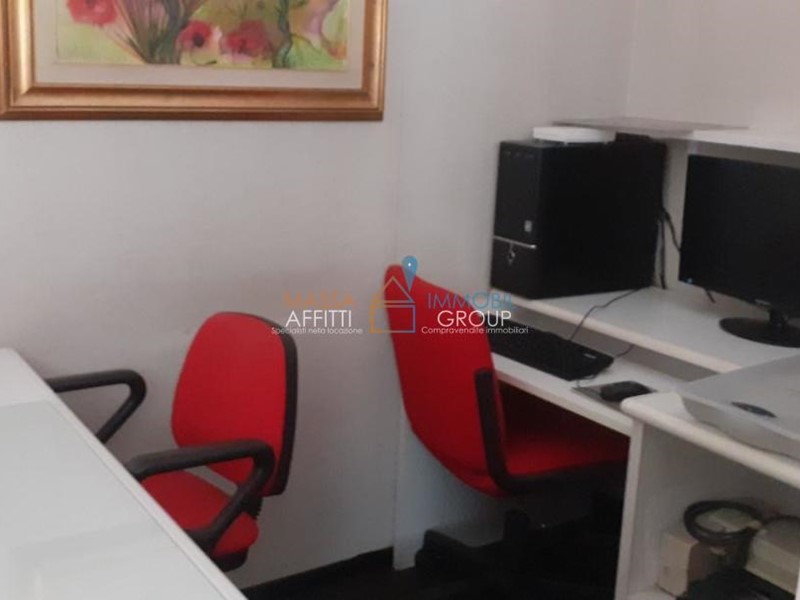 Immobile commerciale in Vendita a Massa, zona Marina Di Massa, 115'000€, 56 m²