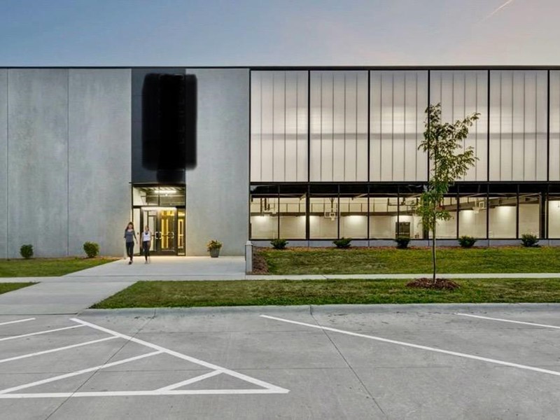 Capannone in Vendita a Zanè, 10000 m²