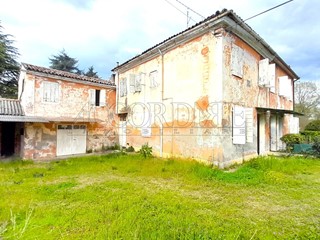 Casa Indipendente in Vendita a Piazzola sul Brenta, 94'000€, 365 m²
