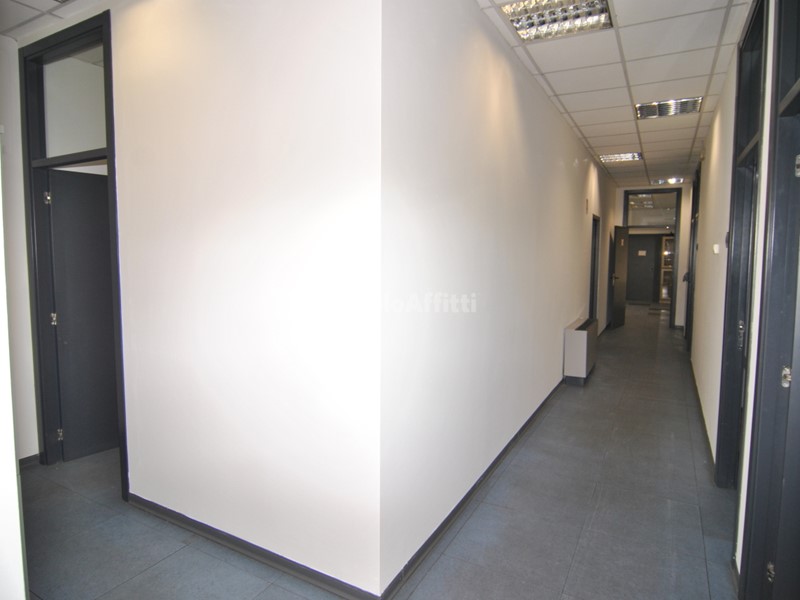 Ufficio in Affitto a Livorno, zona Colline - Coteto, 200€, 80 m²
