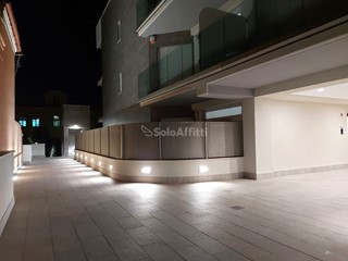 Trilocale in Affitto a Roma, zona Ostia, 1'500€, 95 m², con Box