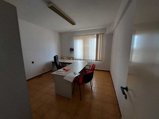 Ufficio in Affitto a Foiano della Chiana, zona Centro, 250&euro;, 30 m²