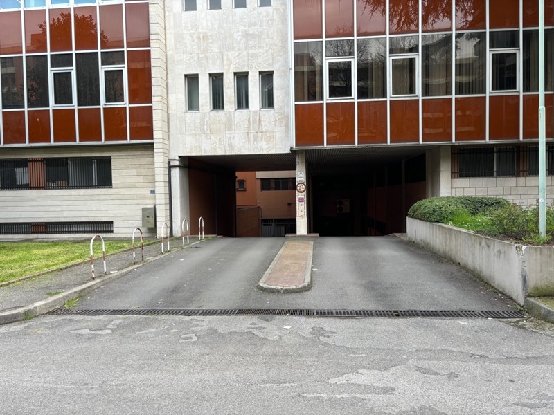Box in Vendita a Brescia, zona Brescia Due, 13'000€, 16 m², con Box
