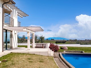 Casa Indipendente in Vendita a Erbusco, 755 m², con Box