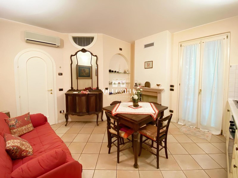 Trilocale in Vendita a Padenghe sul Garda, 190'000€, 60 m², con Box