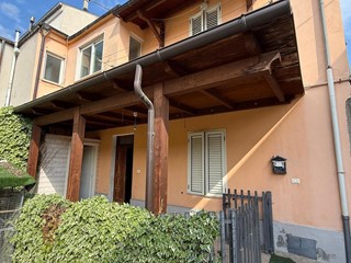 Casa Indipendente in Vendita a Scafa, 75'000€, 125 m², con Box