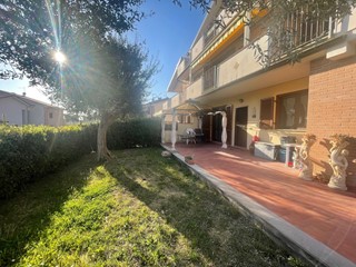 Trilocale in Vendita a Passignano sul Trasimeno, 149'000€, 93 m², con Box