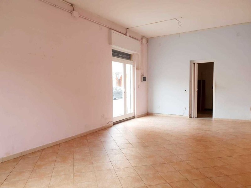 Immobile commerciale in Vendita a Quartu Sant'Elena, zona Colombo, 65'000€, 50 m²