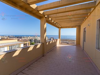 Appartamento in Vendita a Siracusa, zona Tunisi Grottasanta, 135'000&euro;, 120 m²