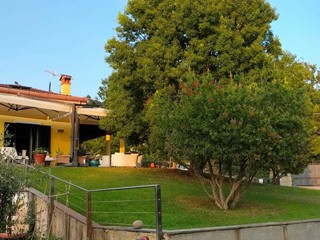 Casa Indipendente in Vendita a Castelnuovo Magra, 550'000€, 320 m²