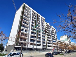 Ufficio in Vendita a Bari, zona Poggiofranco, 379'500€, 115 m², con Box