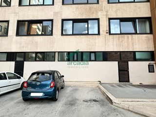 Immobile commerciale in Vendita a Bari, zona San Pasquale, 320'000€, 160 m²