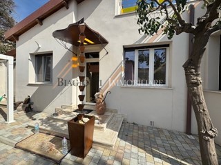 Casa Indipendente in Vendita a Livorno, zona porta a mare, 680'000&euro;, 180 m², con Box