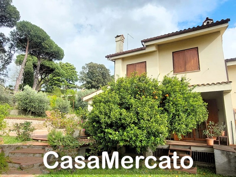 Appartamento in Vendita a Grottaferrata, 407'000€, 160 m²