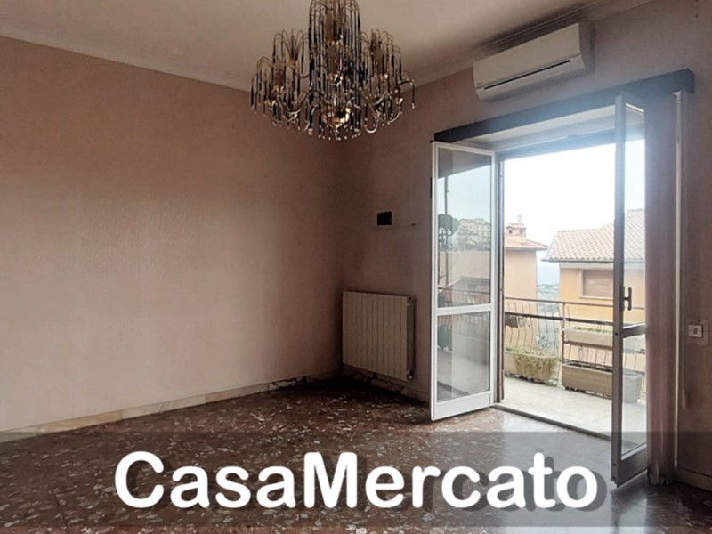 Appartamento in Vendita a Rocca di Papa, 107'000€, 101 m²
