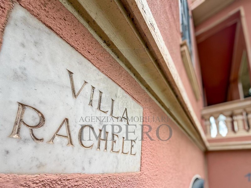 Casa Indipendente in Vendita a Bordighera, 1'500'000€, 434 m², con Box