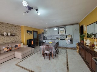 Casa Indipendente in Vendita a Ventimiglia, zona Seglia, 500'000€, 100 m²