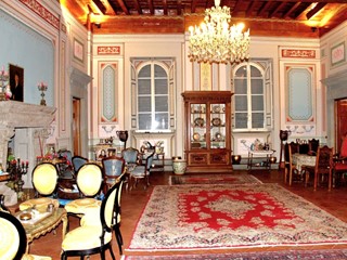 Appartamento in Vendita a Lucca, zona Centro Storico, 1'880'000€, 380 m², con Box