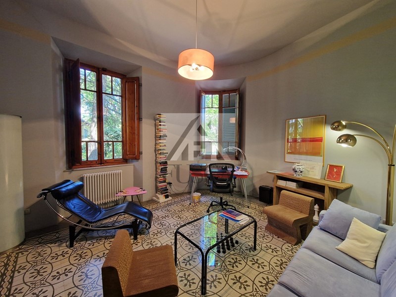 Appartamento in Vendita a Lucca, zona San Concordio Contrada, 780'000€, 320 m²