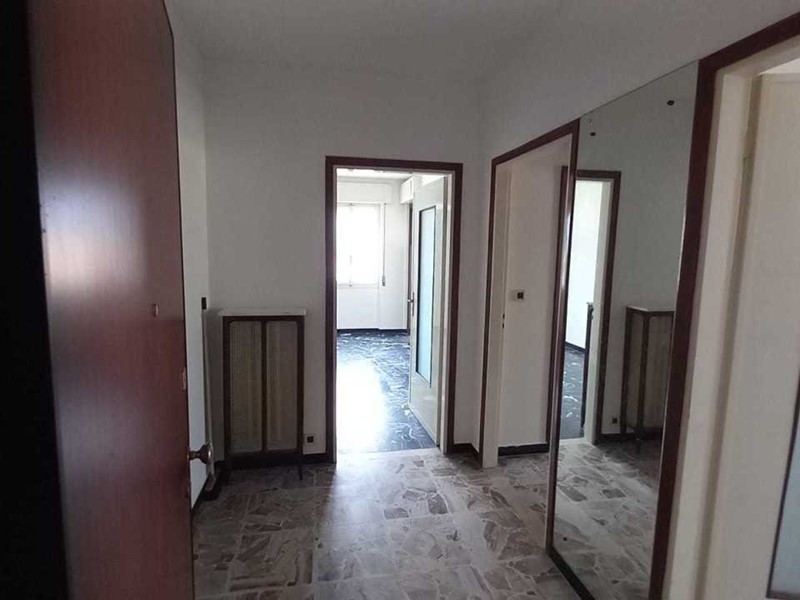 Trilocale in Vendita a Taggia, zona Arma Di Taggia, 178'000€, 80 m²