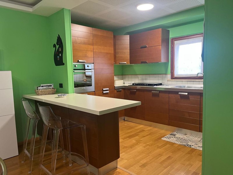 Appartamento in Vendita a Spinetoli, 160'000€, 166 m², arredato, con Box