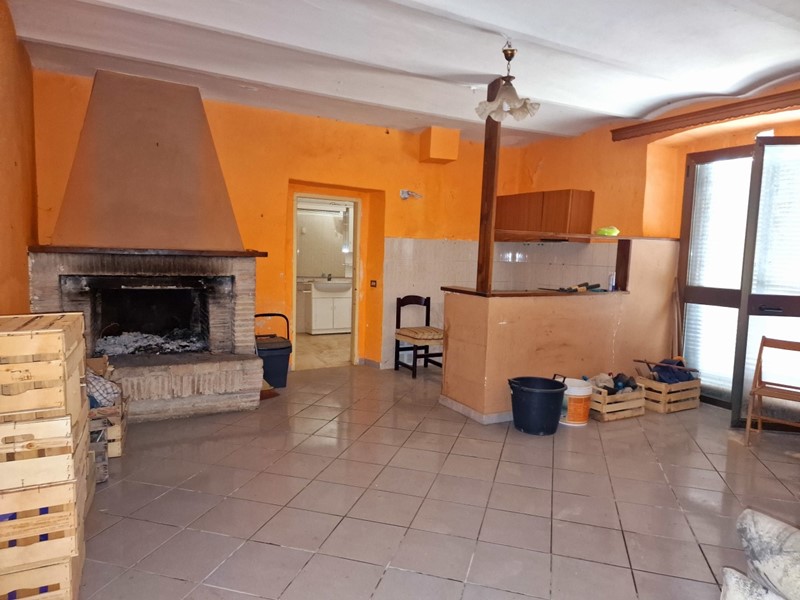Casa Indipendente in Vendita a Avigliano Umbro, 200'000€, 320 m², con Box