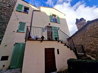 Casa Semi Indipendente in Vendita a Lugnano in Teverina, 135'000€, 90 m², arredato