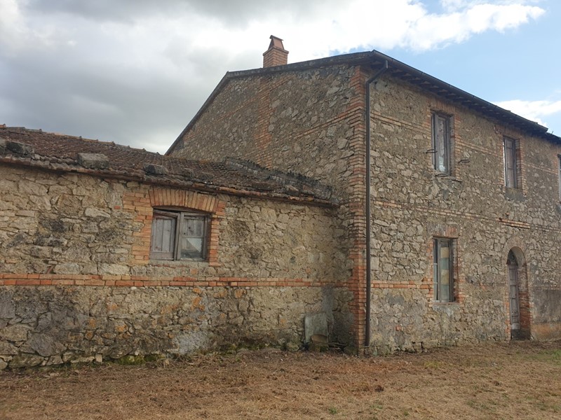 Casa Semi Indipendente in Vendita a Guardea, 75'000&euro;, 300 m²